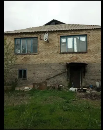 Продаётся 2-х этажный дом, пос. Коммунар, Макеевка (ориентир жд вокзал). Макеевка