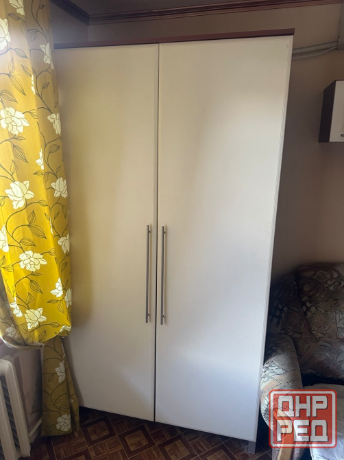 Шкафы, диван, тумбочки Продам за 15 тысяч всё Донецк - изображение 1