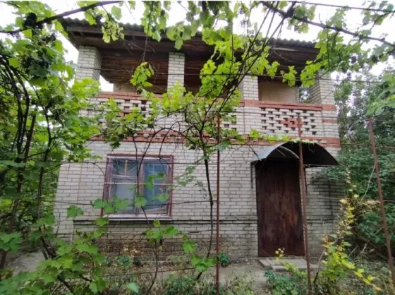 Продается дачный участок с 2-х этажным домиком Донецк