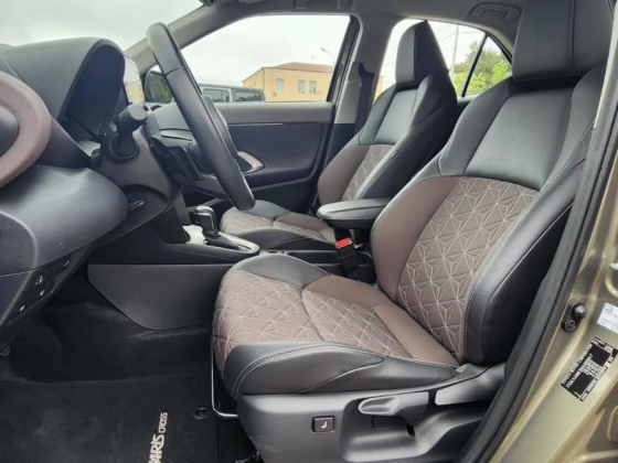 Продам 2022 TOYOTA YARIS CROSS 1.5 Машина в состоянии новой Донецк