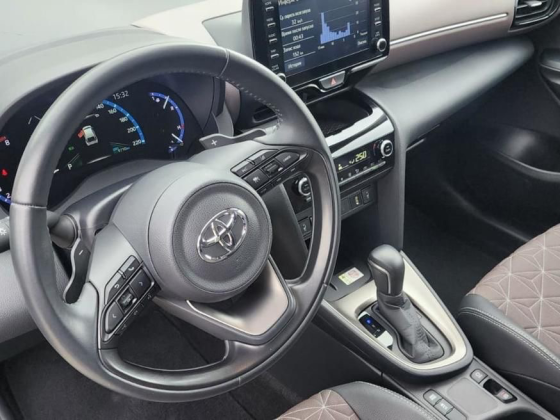 Продам 2022 TOYOTA YARIS CROSS 1.5 Машина в состоянии новой Донецк