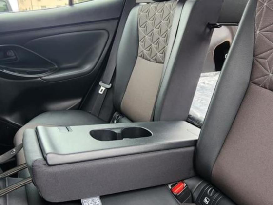 Продам 2022 TOYOTA YARIS CROSS 1.5 Машина в состоянии новой Донецк