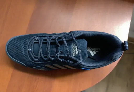 Продам новые кроссовки adidas Донецк