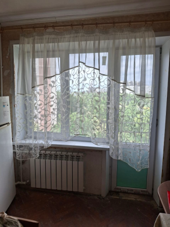 Продается 1 комнатная гостинка Мариуполь