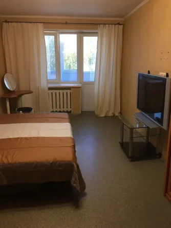 сдам 1к.кв. ворошиловск. р. дом быта кальмиус 28000 р. Донецк
