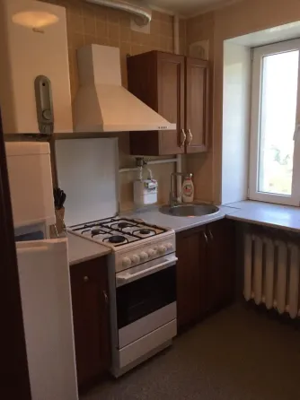 сдам 1к.кв. ворошиловск. р. дом быта кальмиус 28000 р. Донецк