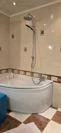 4 комнаты, 111 м², 2 этаж , Свободная продажа Донецк