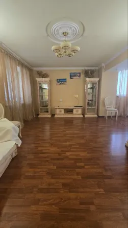 4 комнаты, 111 м², 2 этаж , Свободная продажа Донецк