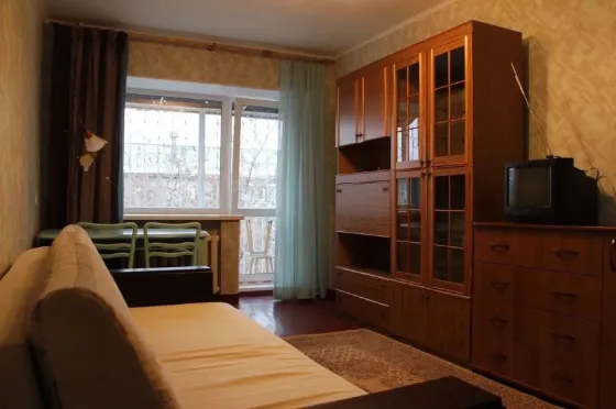 Пр.Гурова 11 центр Дом кирпичный, Донецк