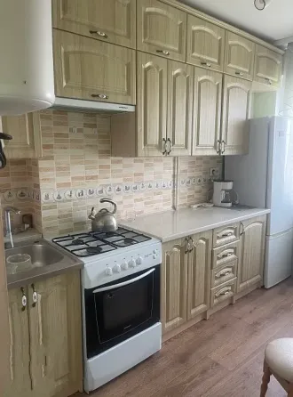 Продам 3х ком. отличного состояния на Мирном с ремонтом и мебелью! Донецк