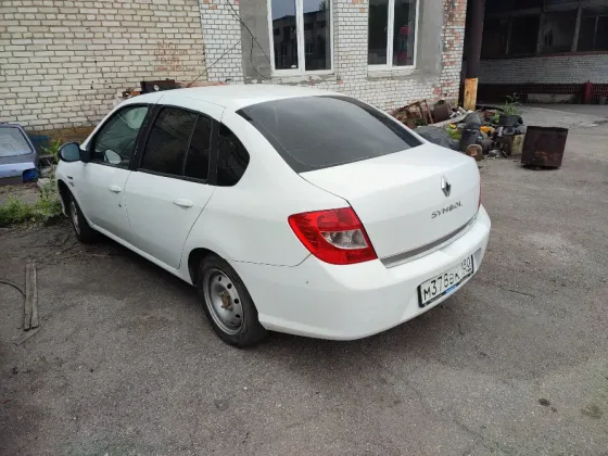 Renault symbol продам 2011г.1.6 Донецк