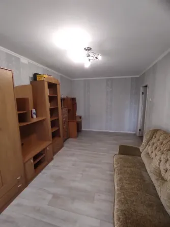 Продам 2 к. кв. 2/5 Центральный район Мариуполь