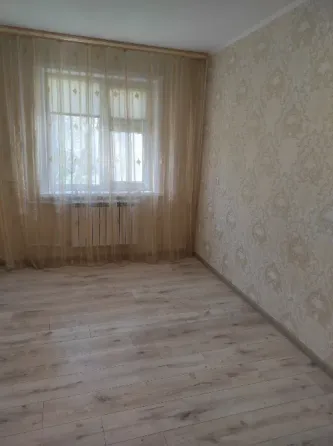 Продам 2 к. кв. 2/5 Центральный район Мариуполь