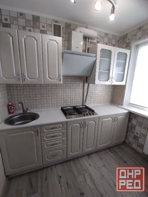 Продам 2 к. кв. 2/5 Центральный район Мариуполь - изображение 1
