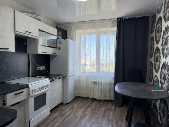 Сдам 2-х к.кв левый берег Мариуполь