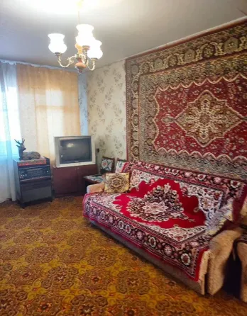 Продается 2 - х комнатная квартира, бульвар Шахтостроителей, ориентир "Калининский рынок" Донецк