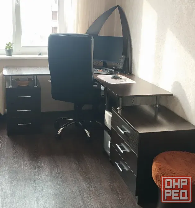Продам большой компьютерный стол Донецк - изображение 1