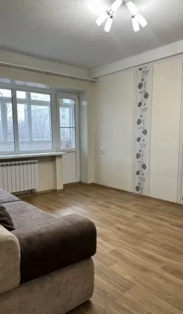 Продается 3 - х комнатная квартира, пр-т Ильича, ориентир магазин "Грузия" Донецк
