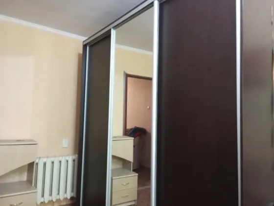 сдам 3 комн. кварт. куйбыш. р-н, ж/д рынок аквелон, евро. есть все.. Донецк