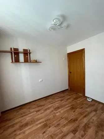Сдам 3-х комнатную квартиру. Квартира на 3 этаже 5-этажного дома. Донецк