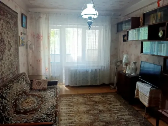 Продаётся 2 к.кв. м-н Азотный. Донецк