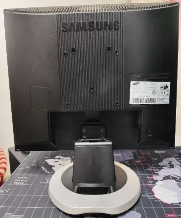 17" Монитор Samsung SyncMaster 710N (MJ17ASKS/EDC) (Комплект: монитор+кабель питания+кабель vga-vga) Донецк