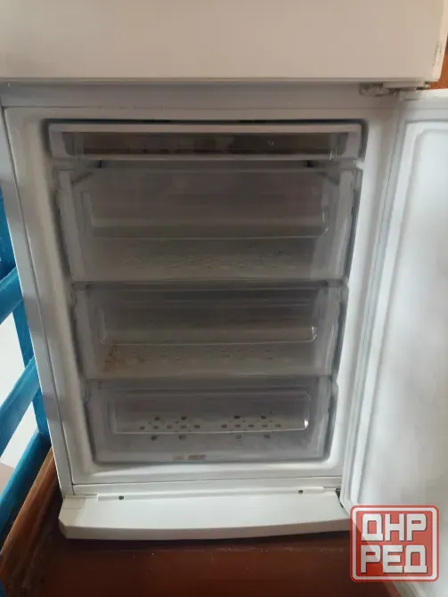 Продам двухкамерный холодильник Samsung RL-44 ECSW Макеевка - изображение 4