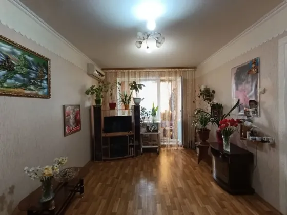 Продам 2-комнатную квартиру в Орджоникидзевском районе Мариуполь