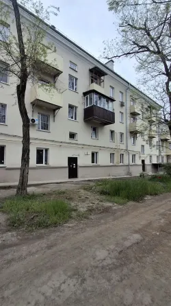 трехкомнатная сталинка Мариуполь