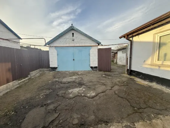 Продается уютный дом в пригороде Мариуполя, в поселке Сартана. Мариуполь