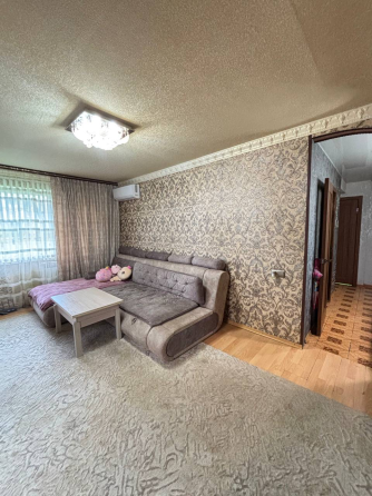 Продажа 4-х комнатной квартиры Макеевка,кв-л Гвардейский (ориентир рынок Агора) Макеевка