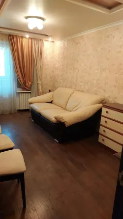 Продам 3к кв на Листопрокатчиков Донецк