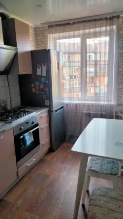 Продам 3- к квартиру Мариуполь