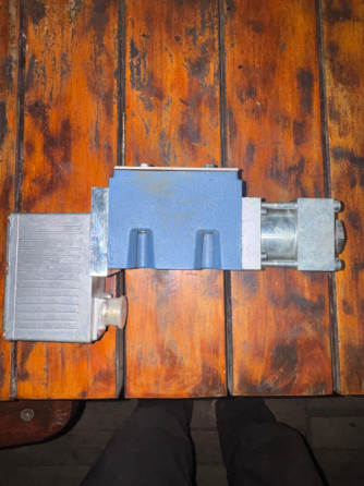 Сервоклапан moog b634-389c Донецк