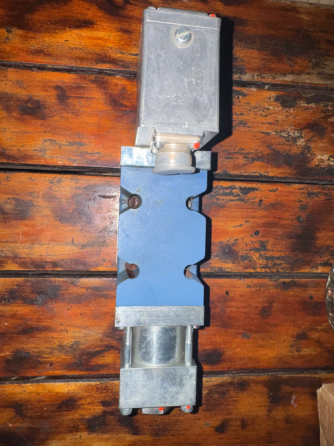 Сервоклапан moog b634-389c Донецк