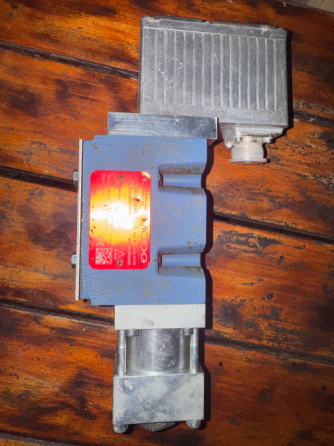 Сервоклапан moog b634-389c Донецк