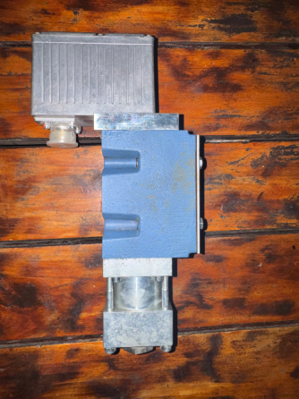Сервоклапан moog b634-389c Донецк