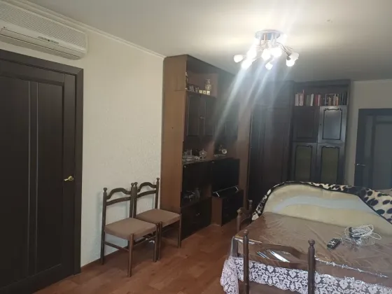 Продам 2-х комн. квартиру, Калининский рынок Донецк