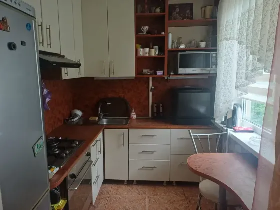 Продам 2-х комн. квартиру, Калининский рынок Донецк