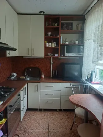 Продам 2-х комн. квартиру, Калининский рынок Донецк