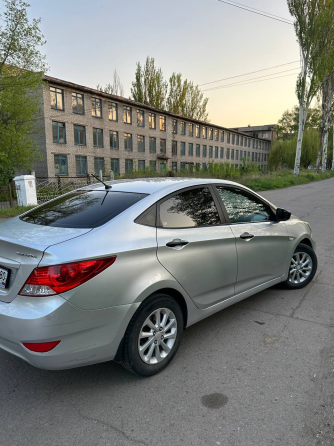 Hyundai Solaris Енакиево