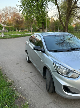 Hyundai Solaris Енакиево