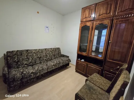 4-комн. 76 м², 2/9 эт., кирпич, Текстильщик, напротив школы 88 Донецк