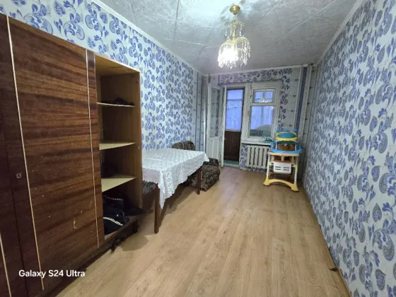4-комн. 76 м², 2/9 эт., кирпич, Текстильщик, напротив школы 88 Донецк