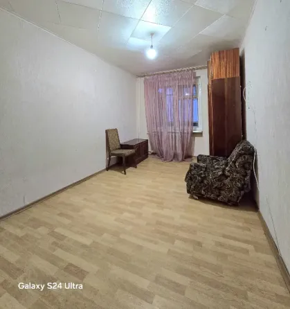 4-комн. 76 м², 2/9 эт., кирпич, Текстильщик, напротив школы 88 Донецк