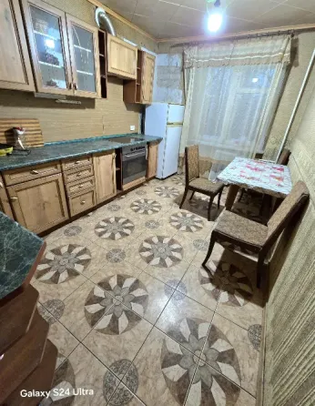 4-комн. 76 м², 2/9 эт., кирпич, Текстильщик, напротив школы 88 Донецк