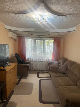 3-комн. 58 м², 1/5 эт., пер. Спартаковский 5, центр Харцызска Харцызск