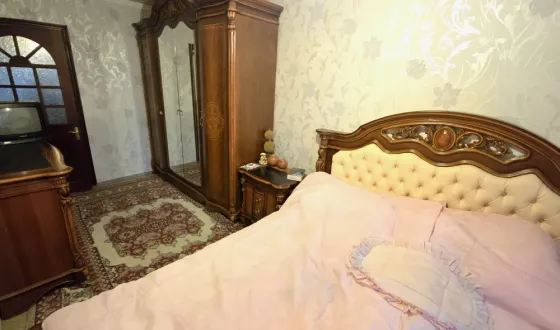 3-комн. 67,5 м², 3/9 эт., бульвар Шевченко 40, ориентир «Торговый институт» Донецк