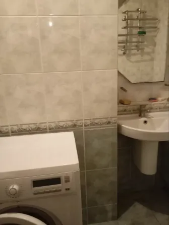 Продаю 2 к квартиру Донецк