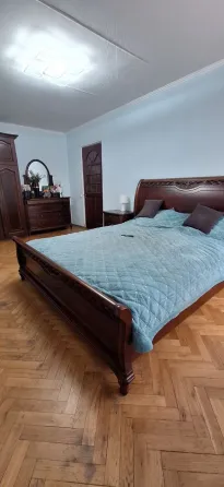 Продажа 5 комн. квартиры, пр. Ильича (ориентир Больница Калинина, перепланировка узаконена) Донецк